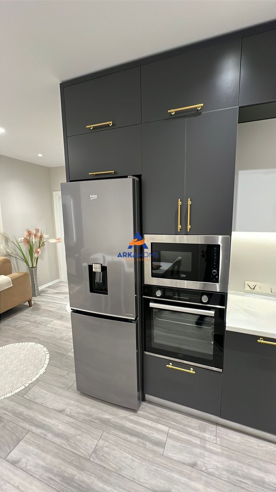 JEPET ME QERA APARTAMENT NE XHAMLLIK 2