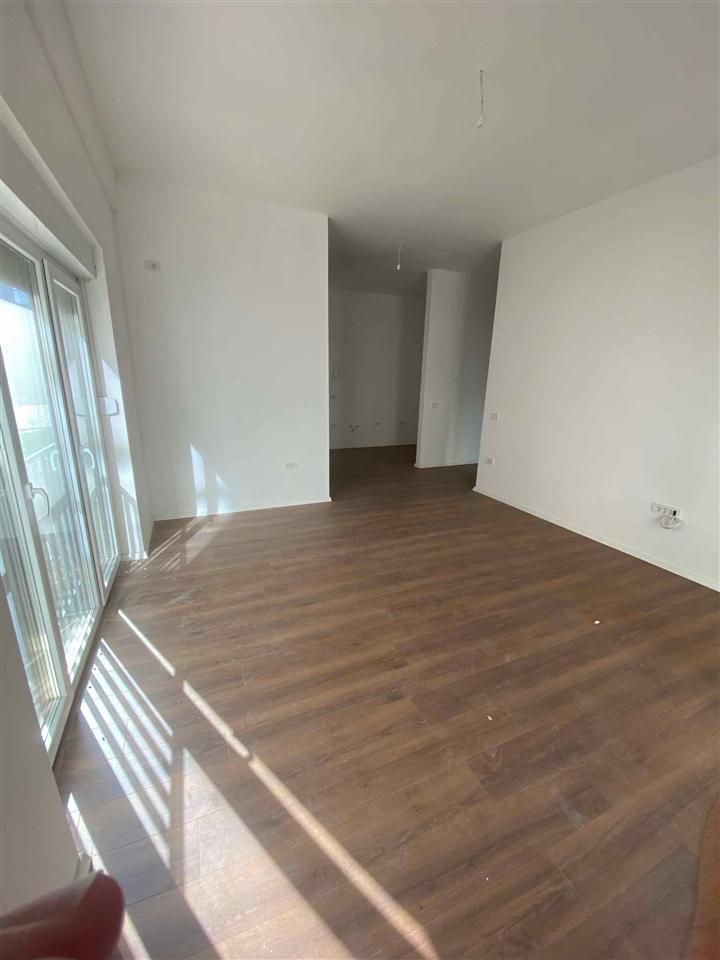 Banesë/Zyre me QIRA - Prishtina e Re (3 dhomëshe) 2