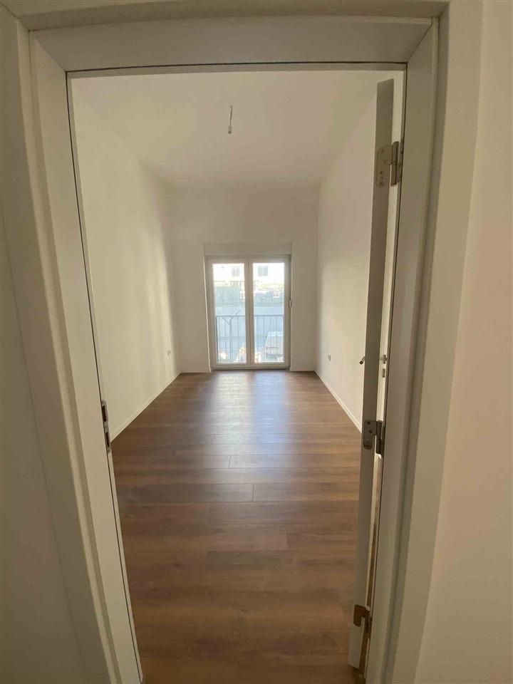 Banesë/Zyre me QIRA - Prishtina e Re (3 dhomëshe) 5