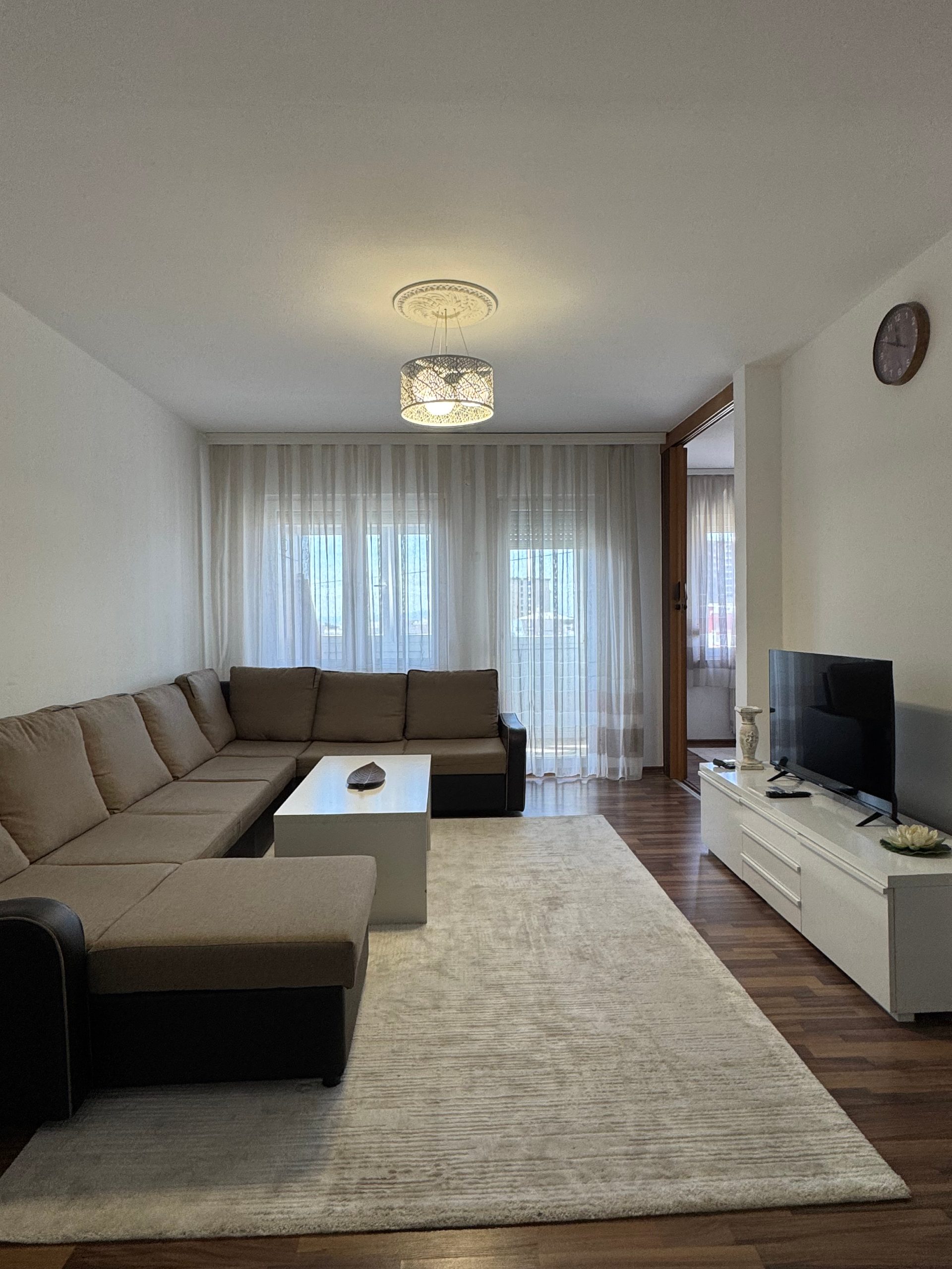 Banese me Qira, Bregu i Diellit, 1+1 - 300 euro / muaj