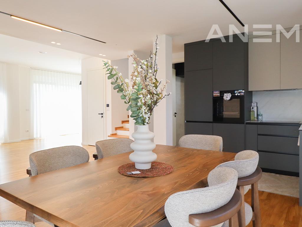 Shtëpi me qira me 3 dhoma gjumi në lagjen Priam 5