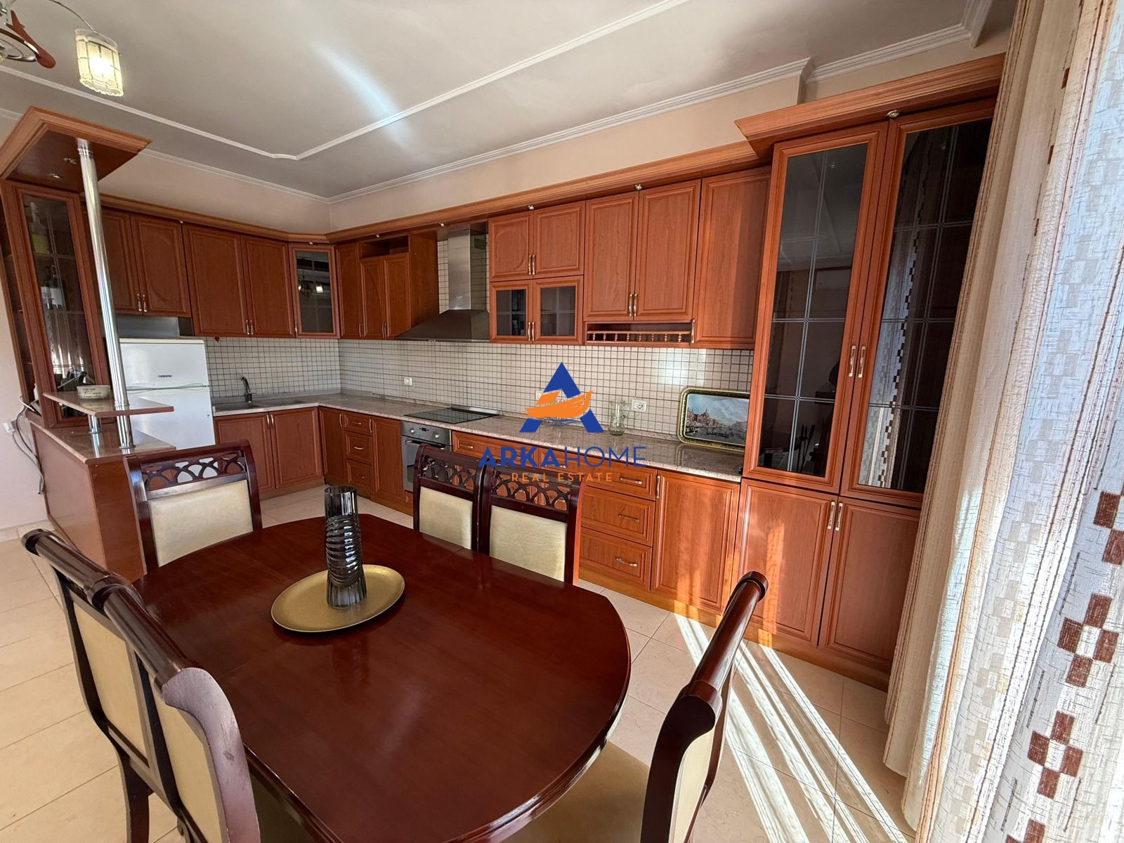 JEPET ME QERA VILË PRIVATE "TERMINALI I RI I TRENIT" 2