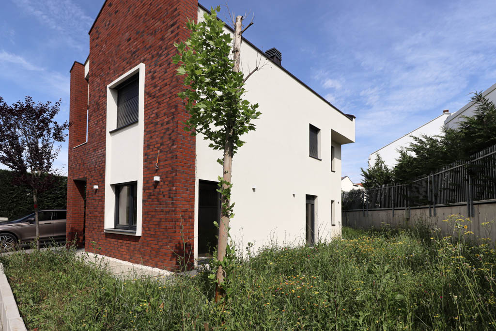 Shtëpi në shitje 217.6m² në lagjen Qershia Village