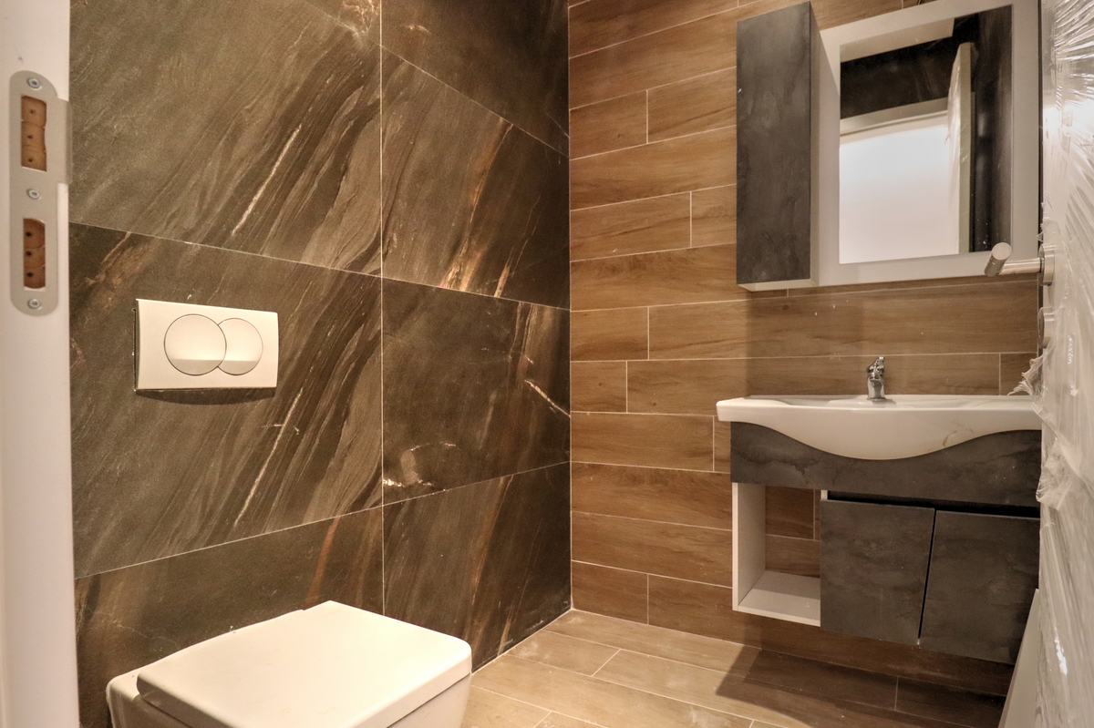 Penthouse në shitje 162m2+ 120m2 terasë në lagjën Tophane