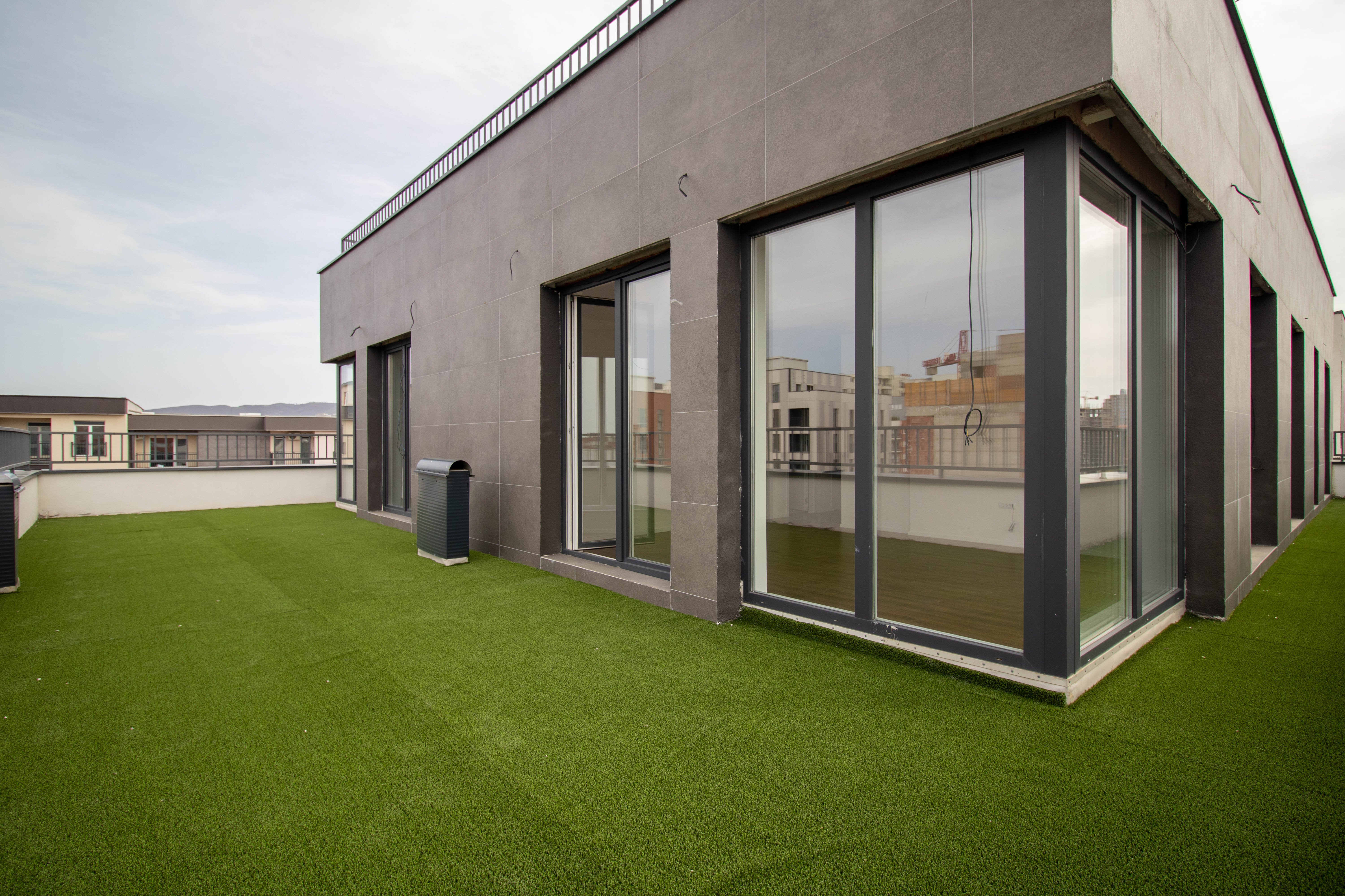 Penthouse në shitje 188m² + 97m² Terracë në Muharrem Fejza