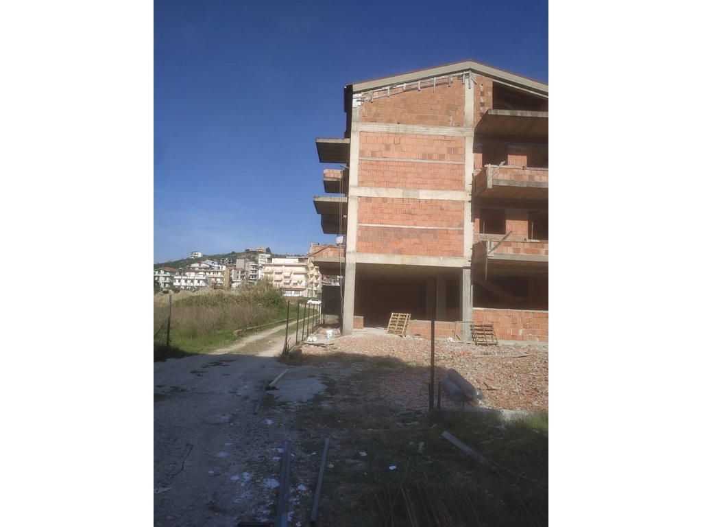 MUNDËSI INVESTIMI NË GOLEM – GODINË E PROJEKTUAR PËR HOTEL