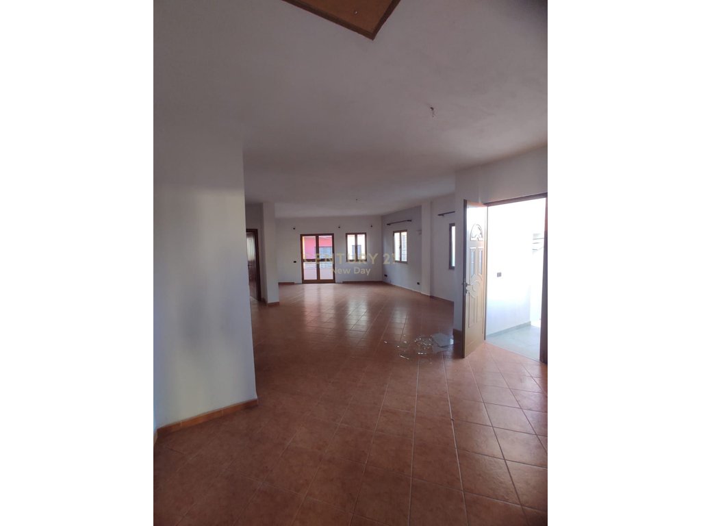 Apartament 3+1 Për Shitje në Shijak - 135000€ | 145000 m²